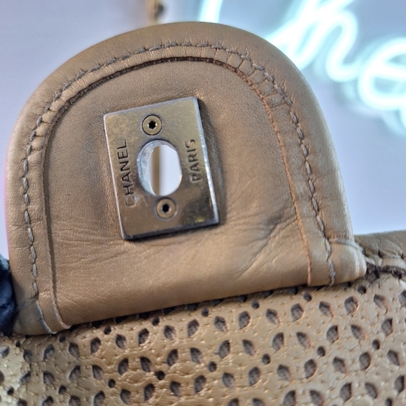 Chanel Gold Woven Women's Bag - Picture 9 of 14